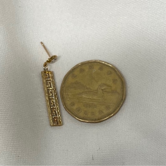 10K gold greek key earrings - Picture 2 of 2